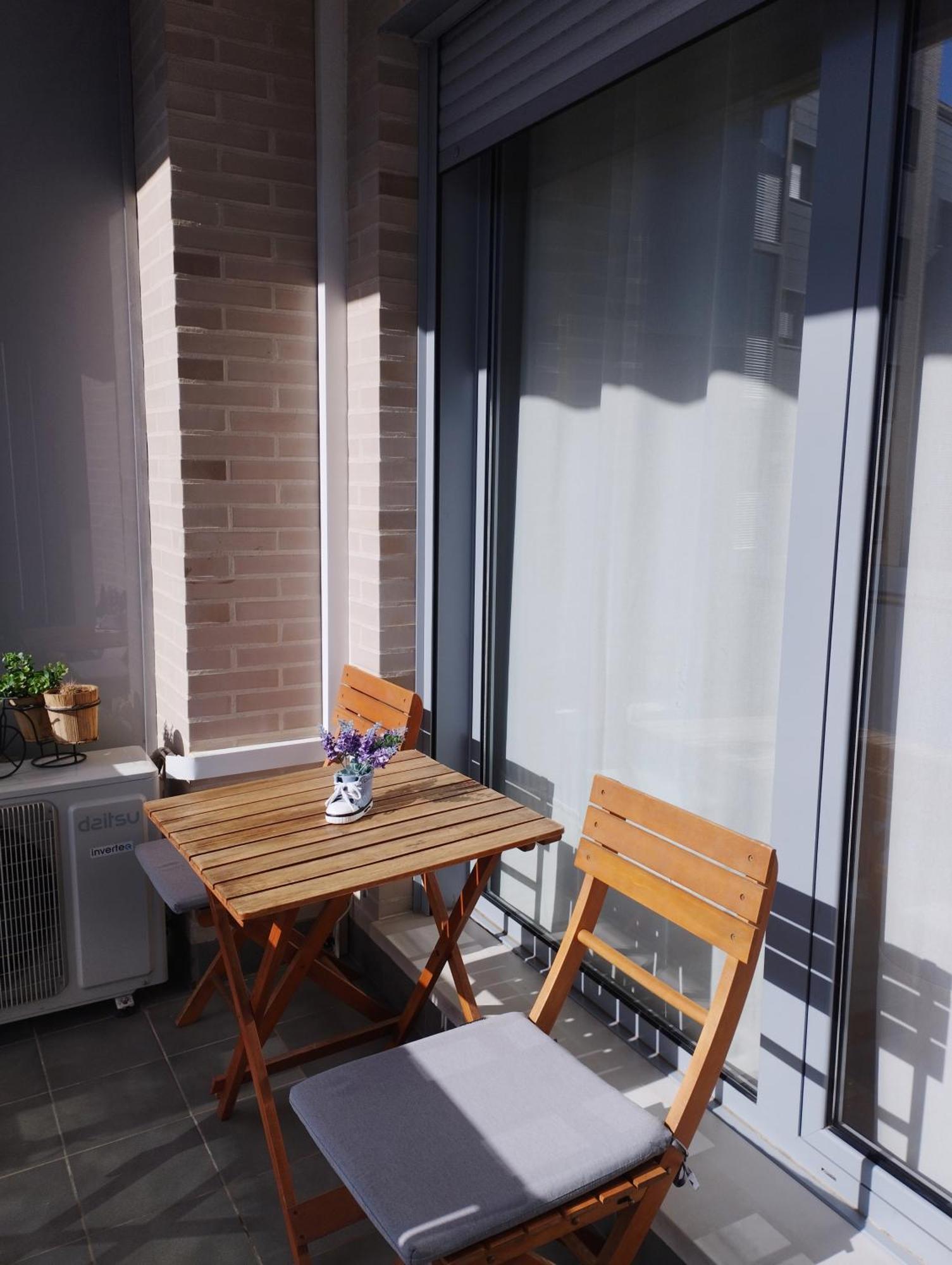 Acogedor Apartamento En Huesca Buitenkant foto